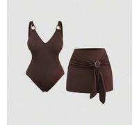 2026 Neues Sommer Strandurlaub Damen einfarbiges braunes geripptes Strick-Einteiler Kleid Set, Goldring Detail, eleganter Stil, braunes zweiteiliges P