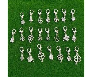 22 Stück Kleeblatt Schlüsselanhänger | Vier- und Einblatt Charm mit Karabinerhaken, silbergrau Zinklegierung, ideal für Neujahr, Geburtstag, Weihnacht