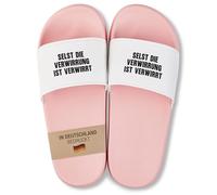 22Feels Badelatschen für Frauen & Damen - Lustiges Geschenk zum Sommer Urlaub - Robustes PVC, Pink-Weiß mit Spruch Selbst die Verwirrung ist verwirrt Gr. 40/41