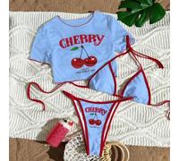 3 Stücke Bikini-Set mit Kirschbuchstaben Muster für Damen mit Schultergurt und Tanga, plus transparentem Netz-Überzugs-T-Shirt, Sommer-Strandmode-Outf