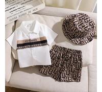 3-teiliges Set bestehend aus Baby Jungen gestrickter Mütze, Kontrast Kragen Kurzarmshirt und elastischer Taille Shorts mit Buchstabenprint, geeignet f