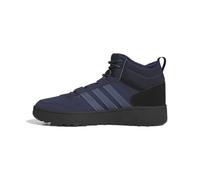 adidas Men's Hoops 4.0 Mid Schuh | Basketball-Style, wetterfest gemacht. Mit warmem, weichem Futter. Für sicheren Halt. Der adidas Hoops 4.0 Mid Winterized.
