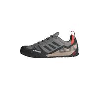 adidas Unisex Terrex Swift Solo 2 Fitnessschuhe, Charcoal Solid Grey Carbon Wonder Beige, 41 1/3 EU