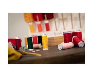 Amann Mettler Stickgarnkoffer POLY SHEEN No.40 (96 Farben/ 200 m)