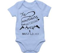 Baby Body Junge Mädchen - Aktuelle Trends - The Mountains are calling - 6/12 Monate - Babyblau - bergsteiger geschenke für babys berg babybody berge baby-kurzarmbodys wandern bodys mountain
