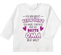 Baby Langarmshirt - Sprüche - Ich Bin Nicht verwöhnt - Ich Habe einfach nur die Beste Oma der Welt - Lila - 6/12 Monate - Weiß - Tshirt lustige Spruch omi Shirt spruche Enkel t-Shirt sprüchen
