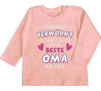 Baby Langarmshirt - Sprüche - Ich Bin Nicht verwöhnt - Ich Habe einfach nur die Beste Oma der Welt - Rosa/Weiß - 12/18 Monate - Babyrosa - Tshirt lustige Spruch ist t-Shirt spruche hab Shirt