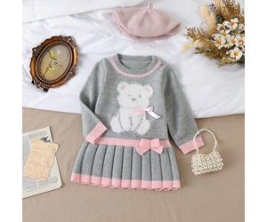 Baby Mädchen Süßer Bär strukturiertes Jacquard-Strick Kleid mit rundem Ausschnitt und A-Linie, mit handgefertigter plissierter Borte und Schleifenakze