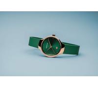 BERING Damen Armbanduhr Cassic Collection Edelstahl Armband und Saphirglas Green...