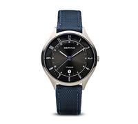 BERING Herren Quarz Uhr | Armbanduhr 39 mm silbernes Titangehäuse und graues Zifferblatt | Natoarmband | Saphierglas | 5 ATM | 11739-873