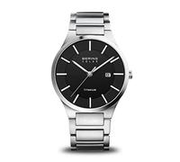 BERING Herren Solar Uhr | Armbanduhr 39 mm silbernes Titangehäuse und schwarzes Zifferblatt | Titanband mit Titanelementen | 10 ATM | 15239-772
