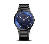 Bering Herren Solar Uhr | Armbanduhr 39 mm Titangehäuse und Zifferblatt | Titanband mit Titanelementen | 10 ATM | 15239