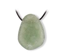 Budawi® Grüner Fluorit Anhänger oval - Naturstein Schmuck mit polierter und roh belassener Seite - inkl. 1m Lederband und Geschenkschachtel - Edelstein Unikat