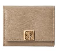 Calvin Klein CK ACC Emblem HW Pebble Trifold with Zip Pocket Desert Taupe