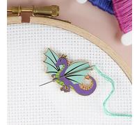 „Caterpillar Kreuzstich-Nadelhalter Drache für Kreuzstich-, Näh-, Stick- und Handarbeitszubehör, emailliert und magnetisch.“