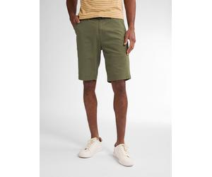 Chinoshorts PETROL INDUSTRIES, Herren, Gr. XL, N-Gr, grün (dusty army), Web, Obermaterial: 99% Baumwolle, 1% Elasthan, unifarben, regular fit kniefrei, Hosen Chinoshorts, Sommerhose mit Gürtel (240423