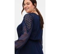 Cocktailkleid SHEEGO "Cocktailkleid", Damen, Gr. 42, Normalgrößen, blau (marine), 100% Polyester, unifarben, knielang, V-Ausschnitt, Kleider (14835137-42) marine