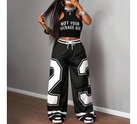 Damen 2 Stücke Anzug in Schwarz und Weiß, Sommer Streetwear City Break Sportstil Slogan Buchstaben Muster verkürztes Top & Camouflage Hose mit weitem