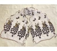 Echte Hingucker Eleganter weißer Schmuckschal mit Pfauen-Muster