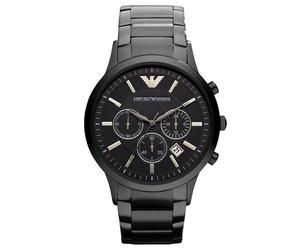 Elegante Herrenuhr der Marke Armani. Die Uhr hat ein Armband, das auch kleiner gemacht werden kann, das Gehäuse hat einen Durchmesser von 43 mm und das Uhrwerk ist Quarz. Marke: ArmaniModellname: AR24