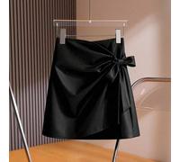 Eleganter und modischer kurzer plissierter Damen Rock mit verstellbarer Schleife, doppelter Lage und unsichtbarem Reißverschluss aus Kunstleder in Bur