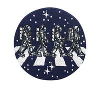 Finally Home Astronauten auf dem Zebrastreifen Patch zum Aufbügeln | Weltraum Aufnäher: Musik, Mond, Stern & Retro. Als Bügelbild für Jeansjacke & Rucksack.