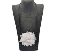 FUSHENGTER Halskette Damen Anhänger Pulloverkette Frauen Einzigartige Blumen-Accessoires Für Frauen Böhmen Handgemachte Gummi Luxus Pullover Kette Weiß
