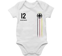 Geschenk mit Namen personalisiert by Shirtracer - Baby Body Junge Mädchen - 2024 Fussball EM Fanartikel - Deutschland Adler Germany Schwarz Rot Gold Nummer und Wunschname Trikot