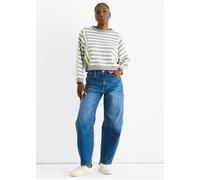 Grauer, locker sitzender Strickpullover mit kontrastierenden Streifen aus recyceltem Material L/XL