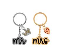 GRUSS & CO Paar-Schlüsselanhänger Motiv "Mr. & Mrs." | Geschenkset mit 2 figürlichen Anhängern, auf Geschenkkarte | Hochzeitsgeschenk, für Paare, für zwei | 71074