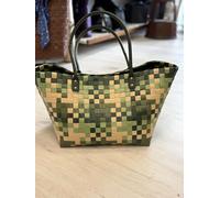 Handed By Mingle Shopper