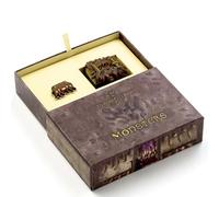 Harry Potter: Monster Book Schlüsselanhänger und Ansteckpin Geschenkset