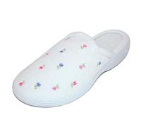 isotoner Damen Terry Slip on Clog Slipper with Memory Foam for Indoor/Outdoor Comfort Hausschuh, Weiß, gewellt