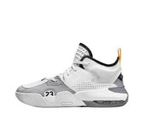 Jordan Stay Loyal 2 Herren Sneaker, Weiß/Topaz Gold/Cement Grau, Größe 44.5, Lifestyle Basketballschuhe, DQ8401-103