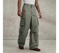 Jugendlicher Street-Style, multifunktionales Element: Lässige, weite Cargohose mit Karomuster und vielen Taschen, geeignet für Streetwear, Alltagsklei