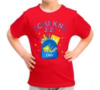 Kinder T-Shirt „Schulkind 2025“ für Jungen mit Namen personalisiert - Geschenk Einschulung Schulbeginn Kindergartenabgänger 1. Klasse - Motiv: Rucksack Blau, Rot, Gr. 128