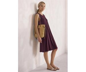 Knielanges Kleid mit Rundhals und Knopfdetail
