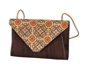 Kork-Deko Kleine braune Kork-Clutch - vegan, mit Magnetverschluss & Reißfachtasche