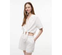 Kurzarmbluse TOMMY JEANS "TJW TEXTURED TIE FRONT SS SHIRT", Damen, Gr. M (40), weiß (ecru), Web, Obermaterial: 100% Baumwolle, unifarben, taillenlang, V-Ausschnitt, Blusen, Baumwolle, Brusttasche, Sau
