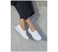 Sneaker LASCANA "Halbschuh, Freizeitschuh, Slipper, Slip-On-Sneaker", Damen, Gr. 37, grau (weiß, grau), Obermaterial: 50% Lederimitat, 50% Textilmaterial. Decksohle: 100% Textilmaterial. Futter: 100%
