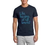 Life Begins At 40 Knots Segeln Motorboot Männer T-Shirt