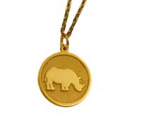 LKBEADS Halskette mit graviertem Nashorn-Münzanhänger, 24 mm, mit 45,7 cm langer Kabelkette | Sterlingsilber, vergoldet | Unisex-Schmuckgeschenk | LK_PNDN_1354