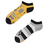 Many Mornings - Raccoon Bandit Low - Mismatched Sneaker Socken - Waschbär (35-38)