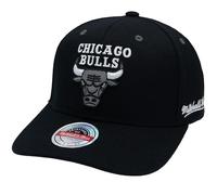 Mitchell & Ness Curved Classic Red Snapback - Eazy B&W, C. Bulls