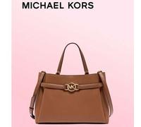 Mittelgroße Ledertasche, klassisch schwarz mit -Logo. Ideal für den täglichen Weg zur Arbeit. Großzügiger Platz für Handy, Kleidung und Schuhe. Perfek