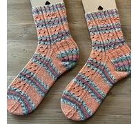 myboshi Strickset Socken Daaje, inkl. mysocks Merino Sockenwolle, Nadelspiel, Anleitung, Label, 75% Schurwolle, 25% Polyamid Orange (Ringelblume) mit Nadelspiel