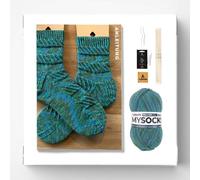 myboshi Strickset Socken Devinne inkl. mysocks Merino Sockenwolle, Zopfnadeln, Wollnadeln, Label, Anleitung, 75% Schurwolle, 25% Polyamid Blau (Veilchen) mit Nadelspiel