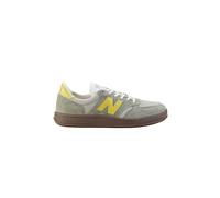 New Balance Herren T500 in Grün/Gelb, Wildleder/Mesh, Größe 42.5