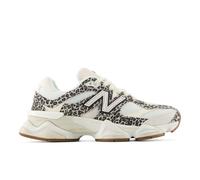 New Balance Unisex 9060 in Beige/Weiß, Wildleder/Mesh, Größe 38