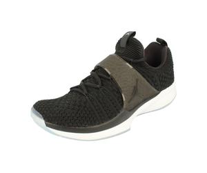 Nike Air Jordan Trainer 2 Flyknit Männer Schwarz Turnschuhe EU 42,5 / UK 8,5